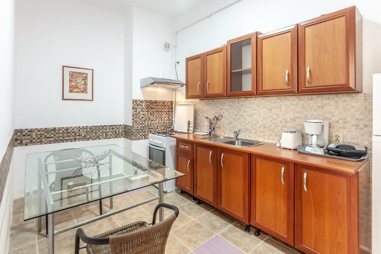 בראשוב Kostas Apartments מראה חיצוני תמונה